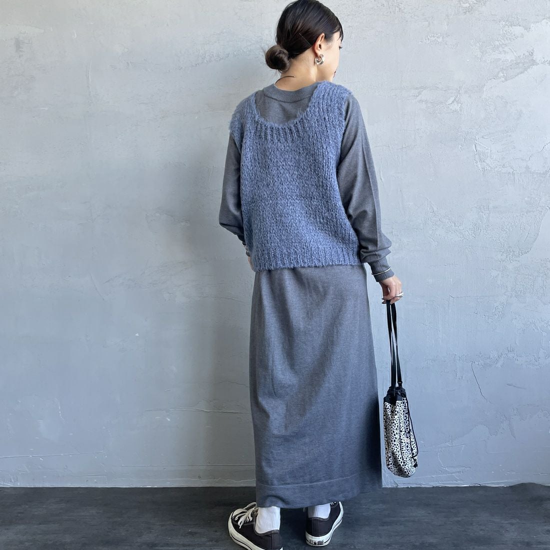 TRICOTS JEAN MARC [トリコット ジーン マルク] ニットベスト [SEVULLE] 206 DENIM &&モデル身長：150cm 着用サイズ：F&&