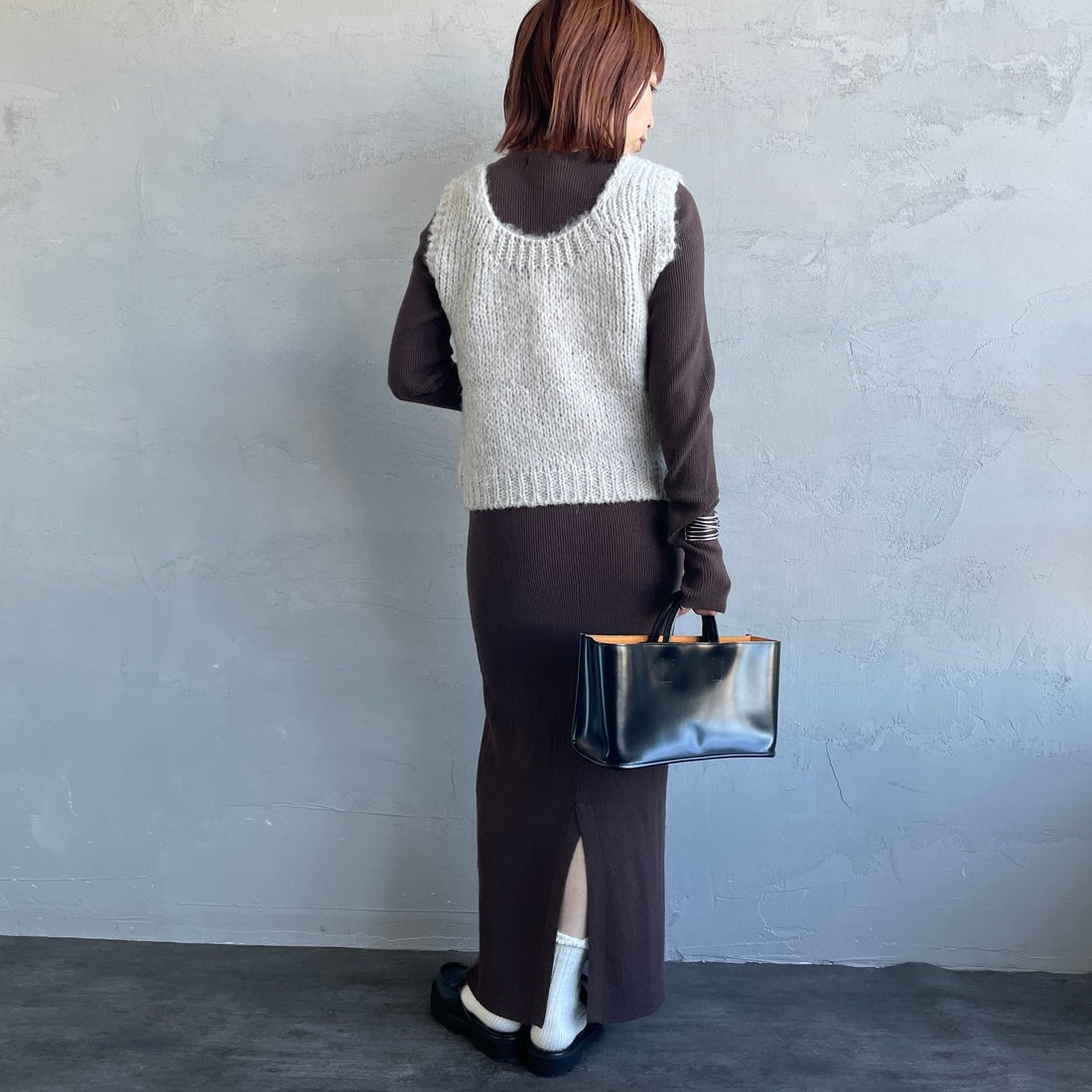 TRICOTS JEAN MARC [トリコット ジーン マルク] ニットベスト [SEVULLE] 225 ECRU C &&モデル身長：158cm 着用サイズ：F&&