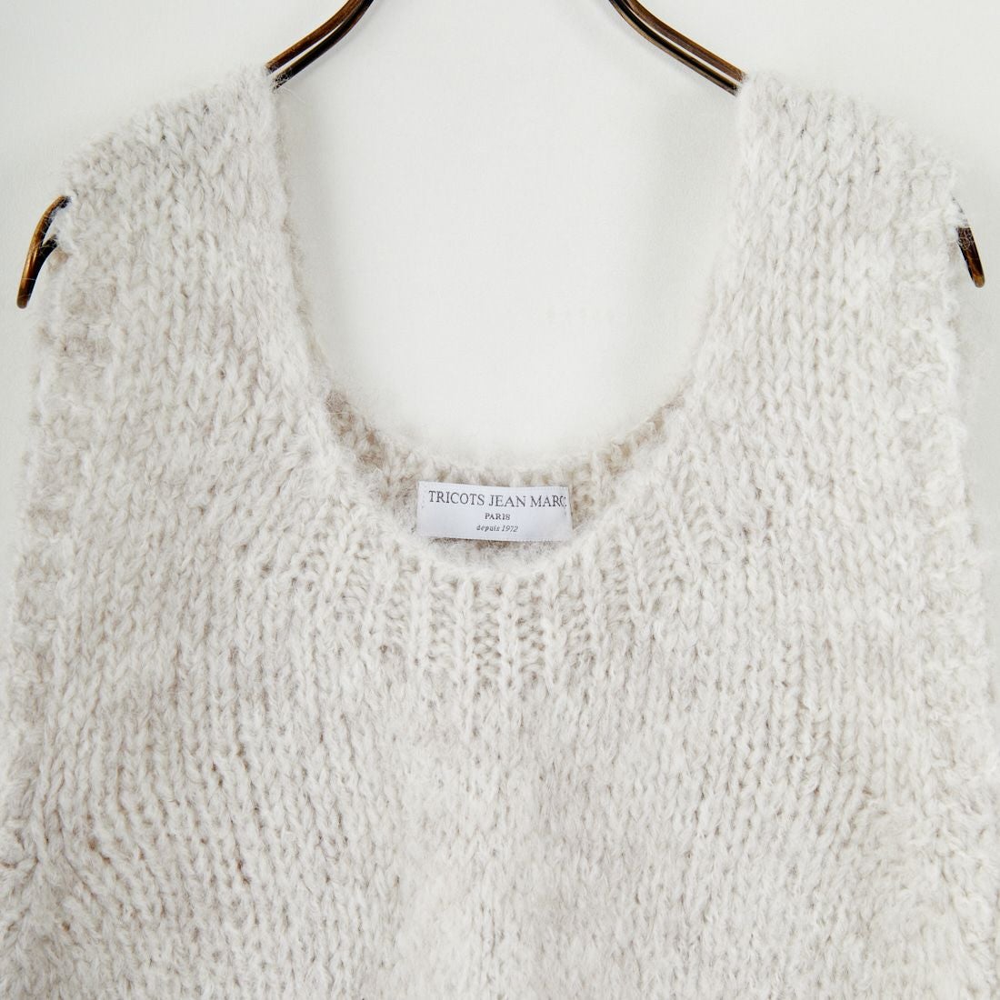 TRICOTS JEAN MARC [トリコット ジーン マルク] ニットベスト [SEVULLE] 225 ECRU C
