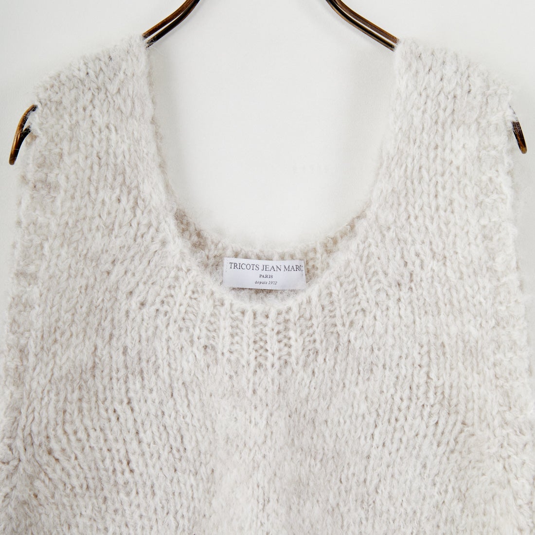 TRICOTS JEAN MARC [トリコット ジーン マルク] ニットベスト [SEVULLE] 225 ECRU C