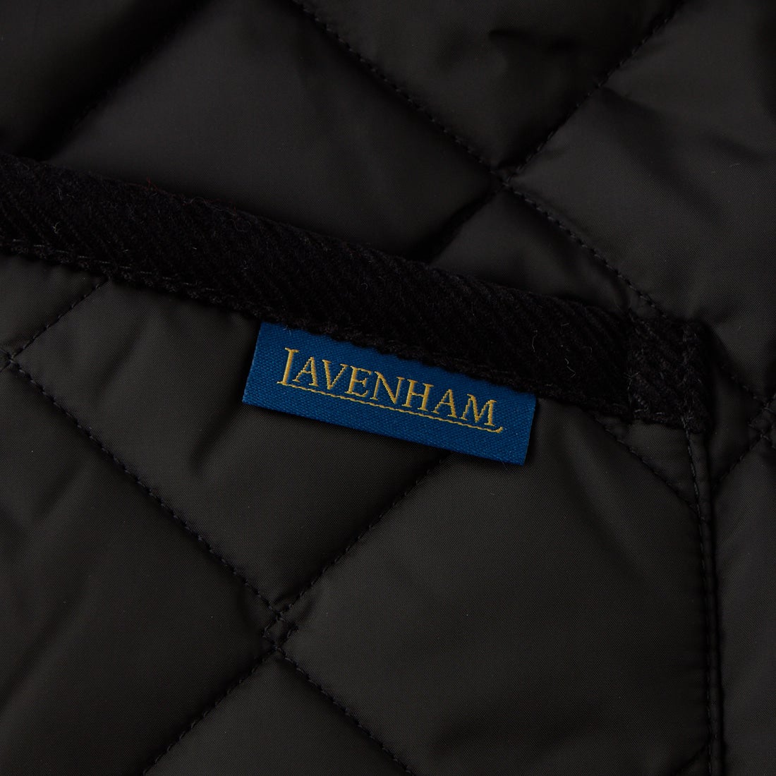 LAVENHAM [ラベンハム] テイナム ウィメンズ キルティングジャケット [LV10141] P86 MOONBE &&モデル身長：150cm 着用サイズ：10&&