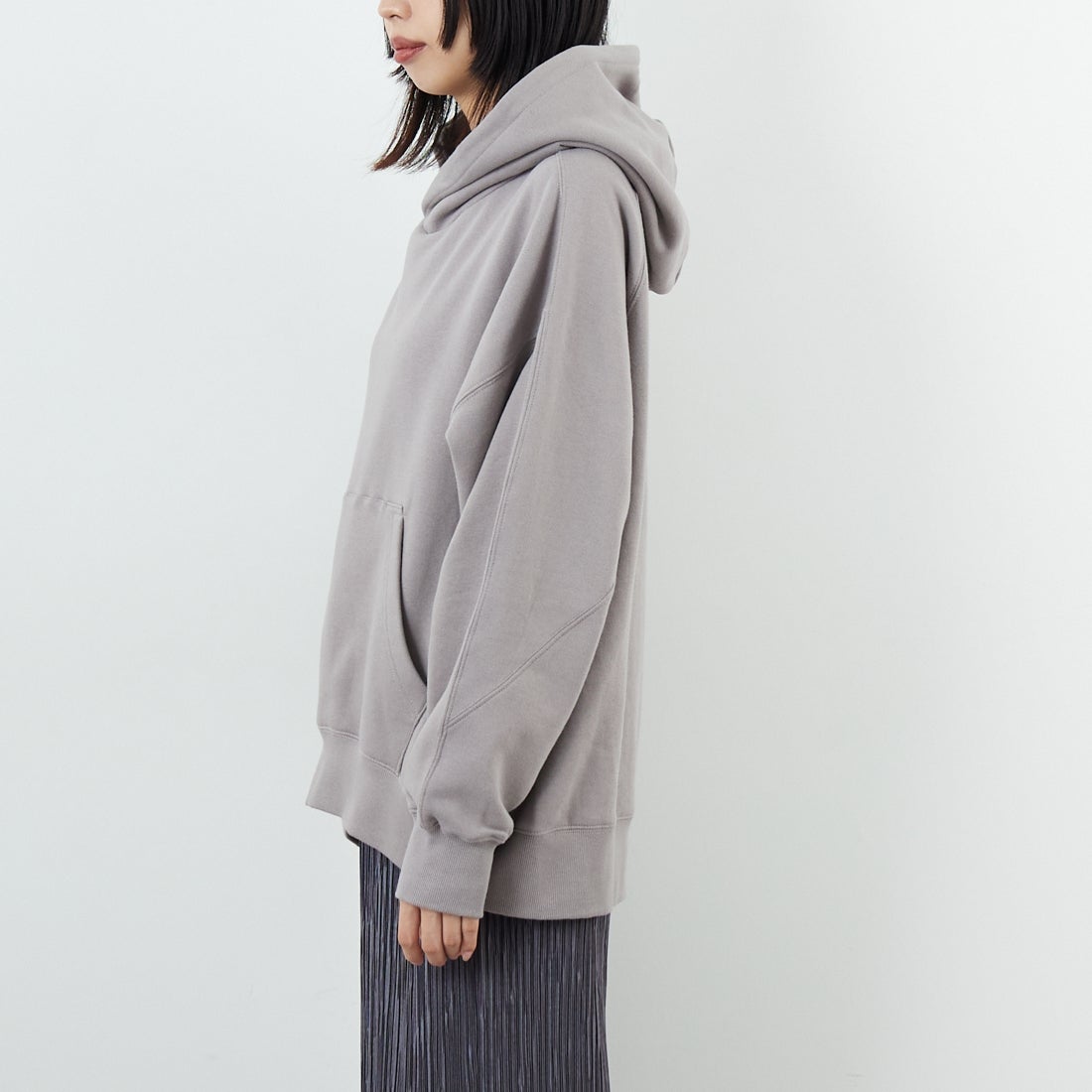 Kelen [ケレン] サイドドット釦フーディ LIG [LKL25FCS2005] GRAY &&モデル身長：162cm 着用サイズ：M&&