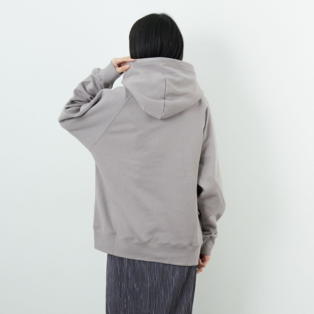 Kelen [ケレン] サイドドット釦フーディ LIG [LKL25FCS2005] GRAY &&モデル身長：162cm 着用サイズ：M&&