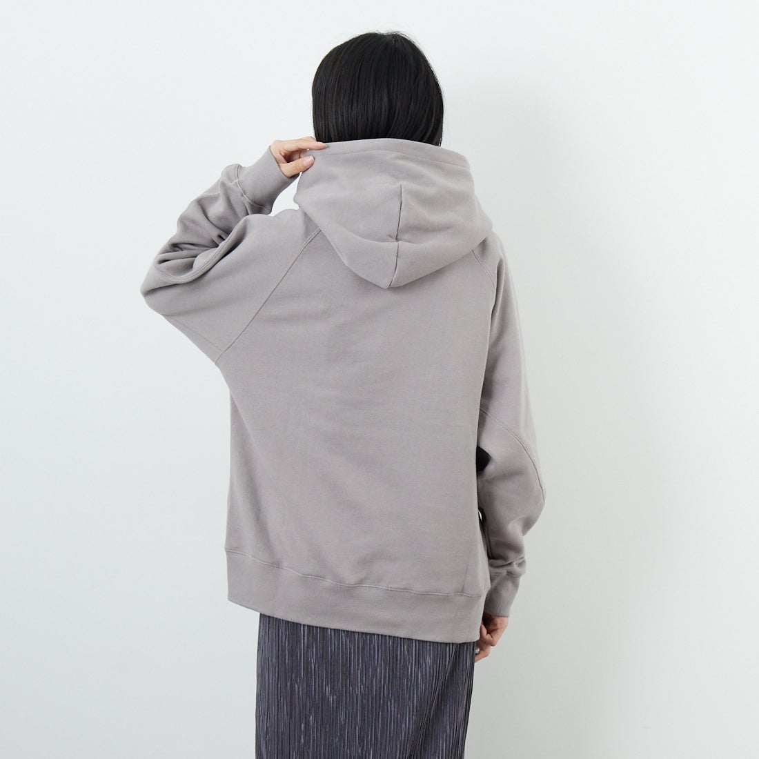 Kelen [ケレン] サイドドット釦フーディ LIG [LKL25FCS2005] GRAY &&モデル身長：162cm 着用サイズ：M&&