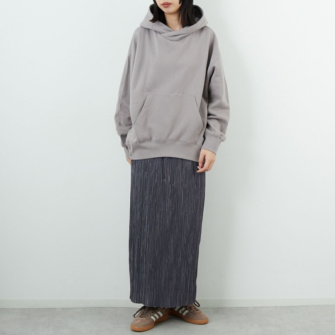 Kelen [ケレン] サイドドット釦フーディ LIG [LKL25FCS2005] GRAY &&モデル身長：162cm 着用サイズ：M&&