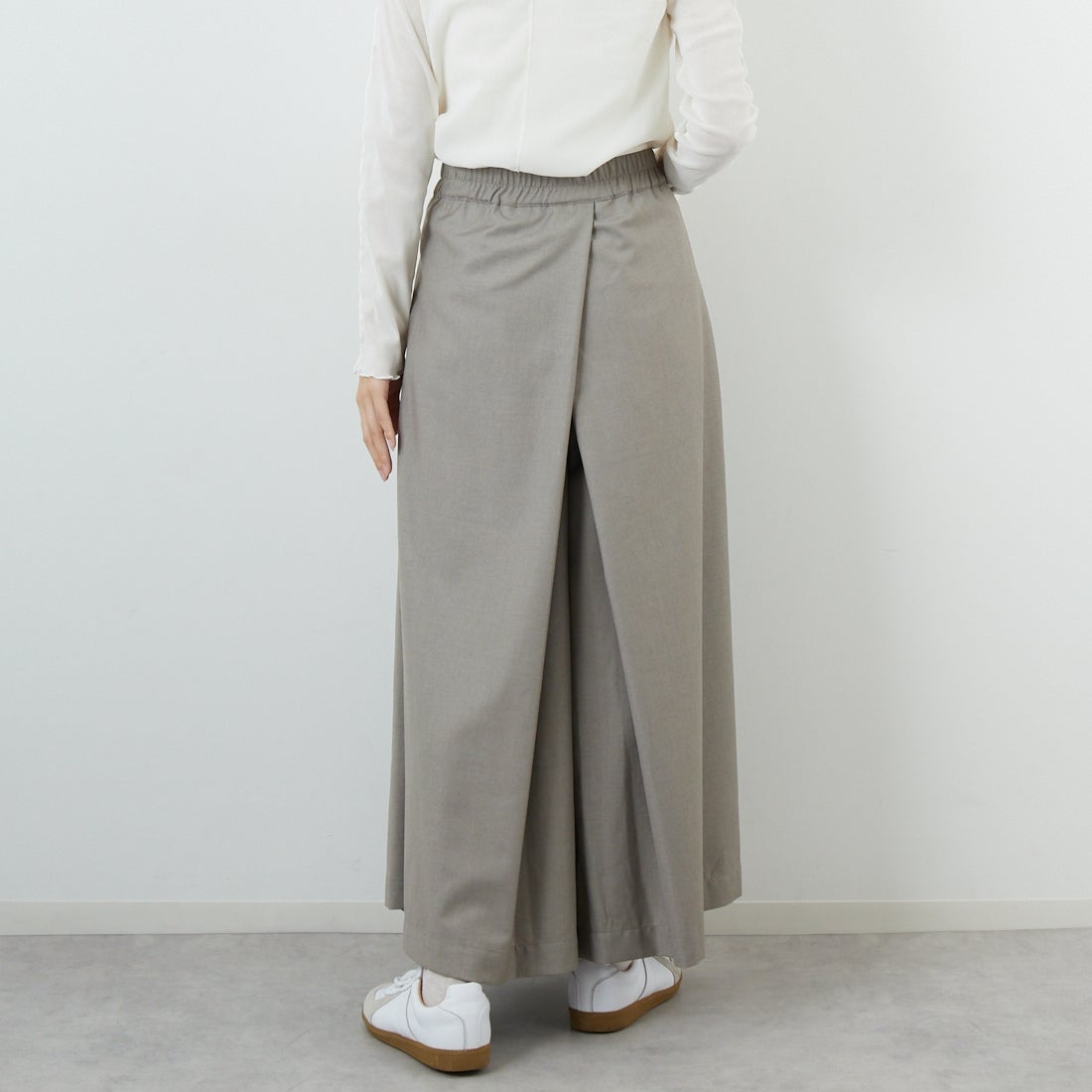 Kelen [ケレン] タックプリーツ デザインパンツ KUKUS [LKL25FPT2110] GRAYGE &&モデル身長：162cm 着用サイズ：M&&