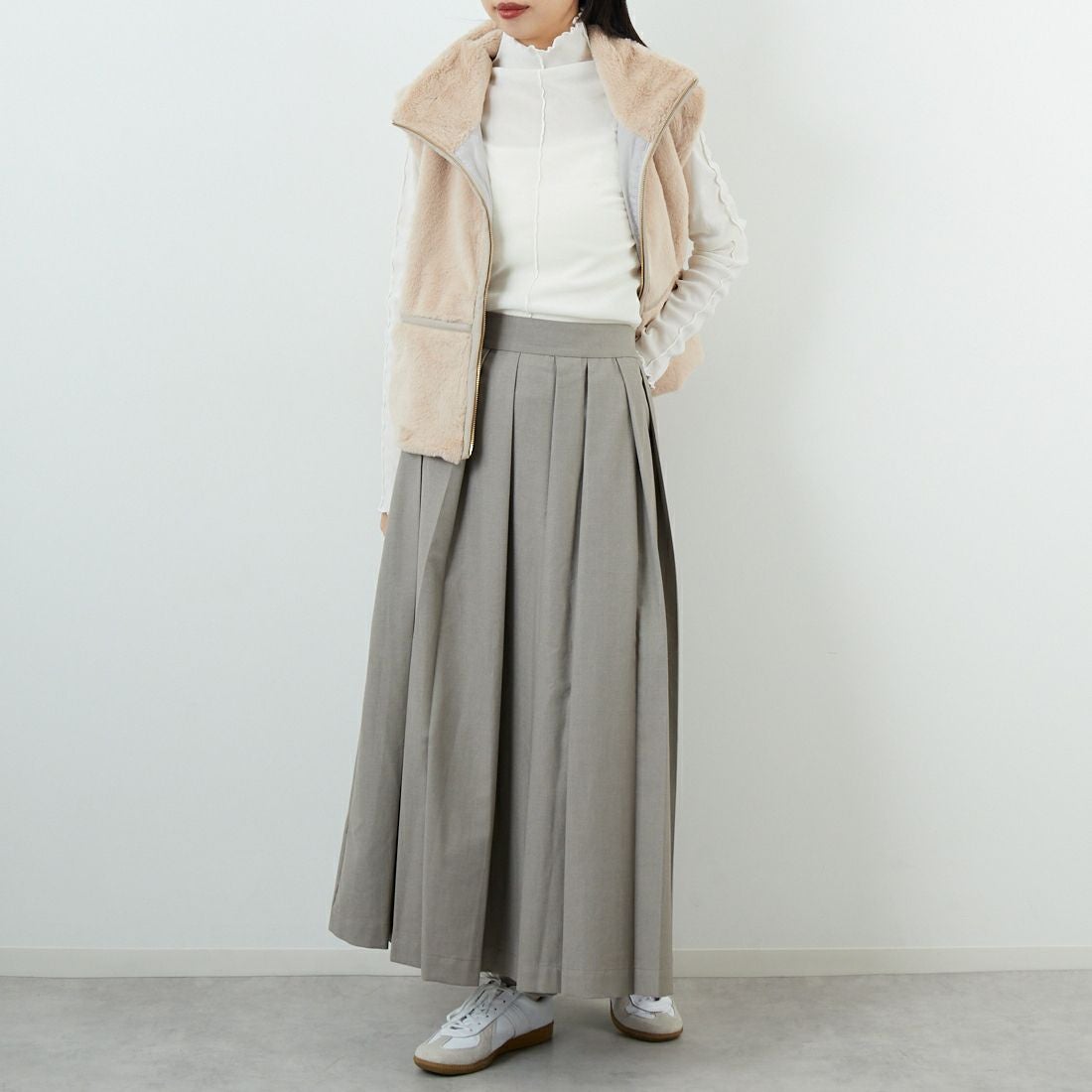 Kelen [ケレン] タックプリーツ デザインパンツ KUKUS [LKL25FPT2110] GRAYGE &&モデル身長：162cm 着用サイズ：M&&