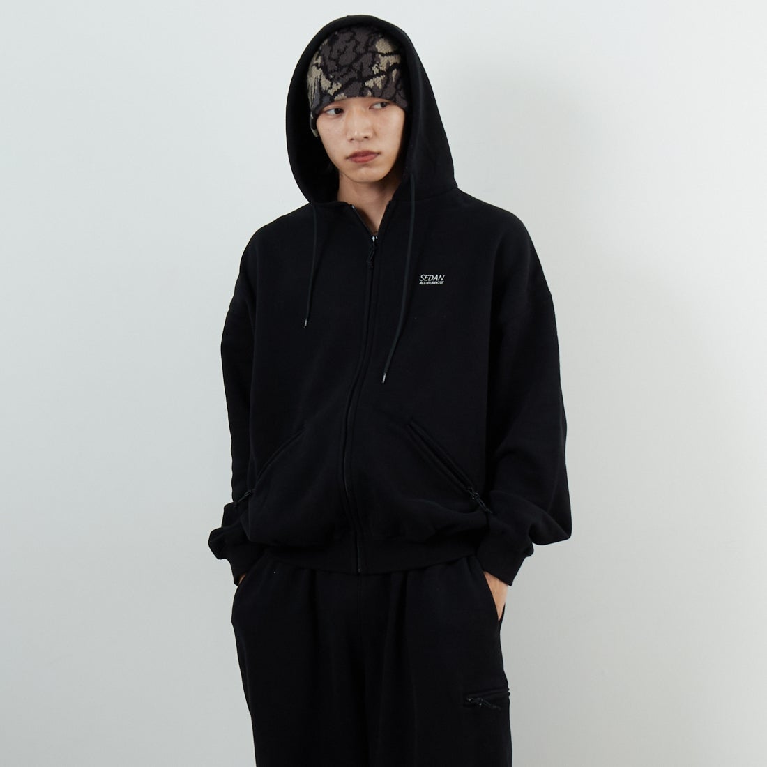 BLACK&&モデル身長：179cm 着用サイズ：M&&