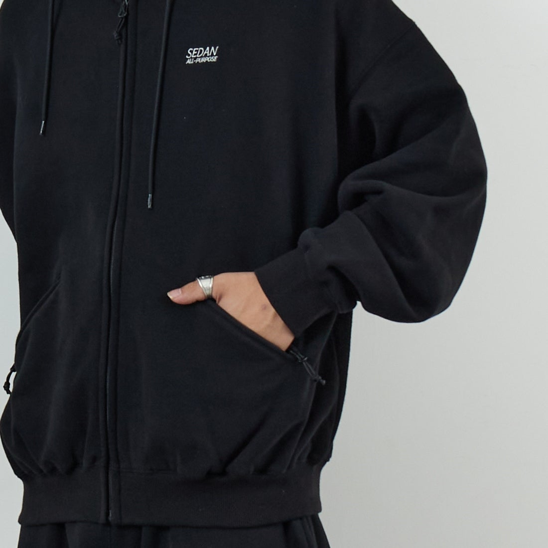 SEDAN ALL-PURPOSE [セダン オールパーパス] OGロゴフルジップフーディ [SD25F-CT06]BLACK