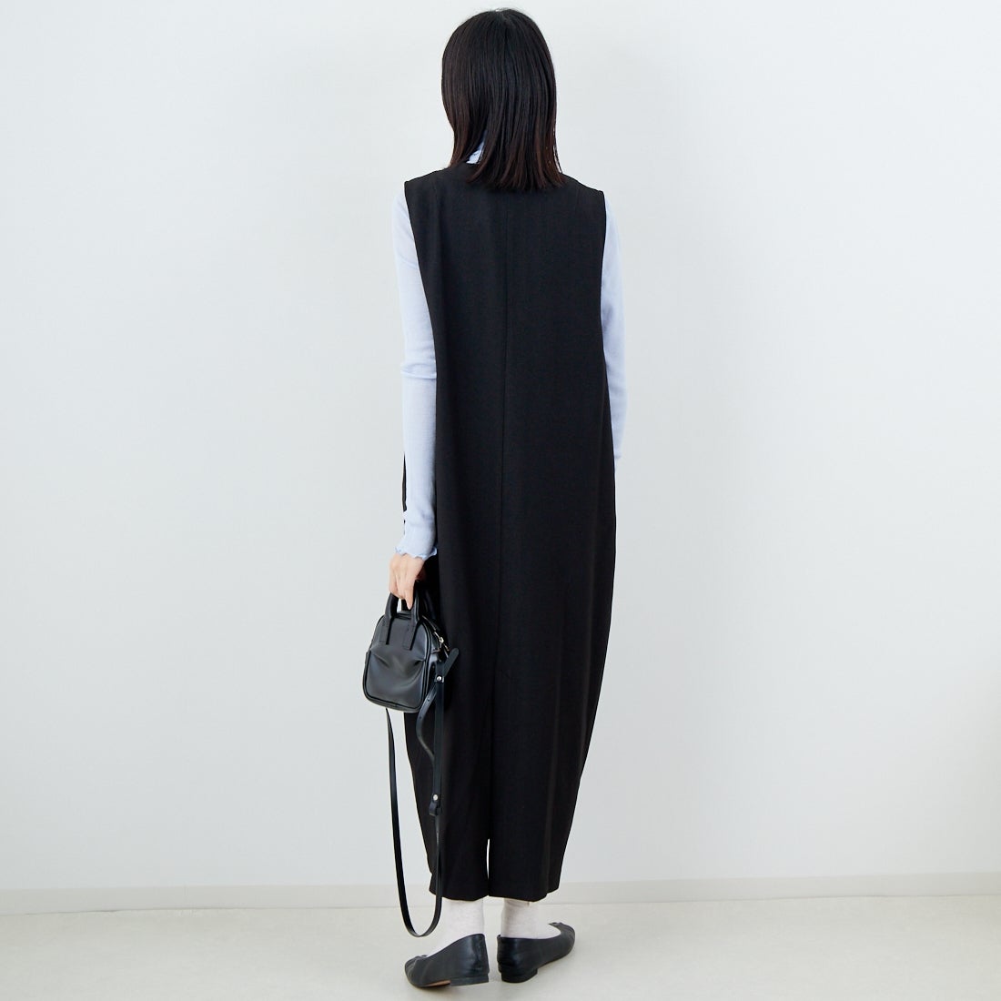 USINE [ユジーヌ] イージーケアキーネックジャンパースカート [21256063] 004 ﾌﾞﾗｯｸ &&モデル身長：162cm 着用サイズ：34&&