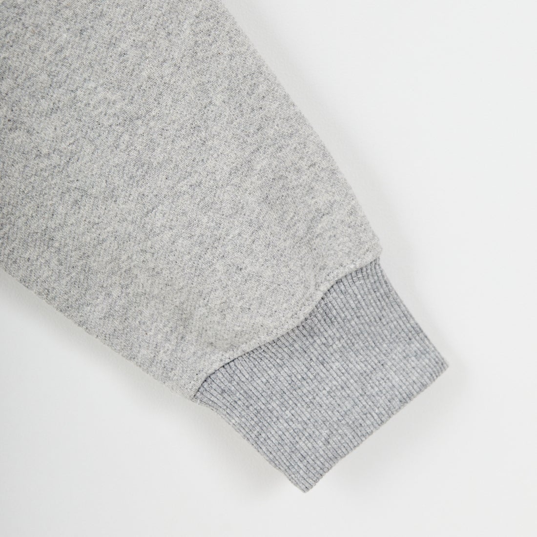 JEANSFACTORY × NANGA [ジーンズファクトリー × ナンガ] 別注 ワンポイントロゴ刺繍 ジップポケットスウェット [NW2503-JF] GRAY