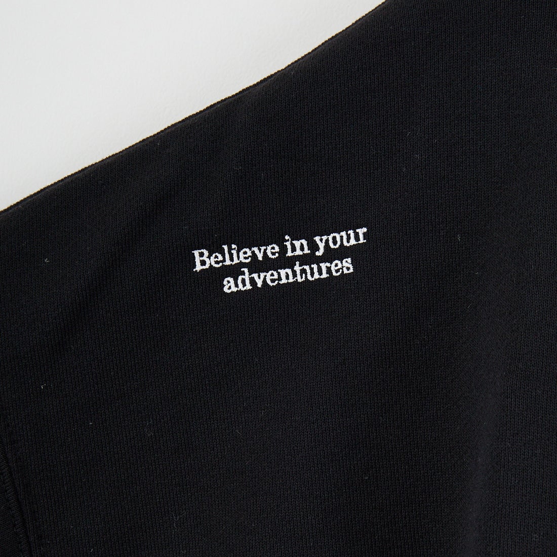 JEANSFACTORY × NANGA [ジーンズファクトリー × ナンガ] 別注 ワンポイントロゴ刺繍 ジップポケットスウェット [NW2503-JF] BLACK