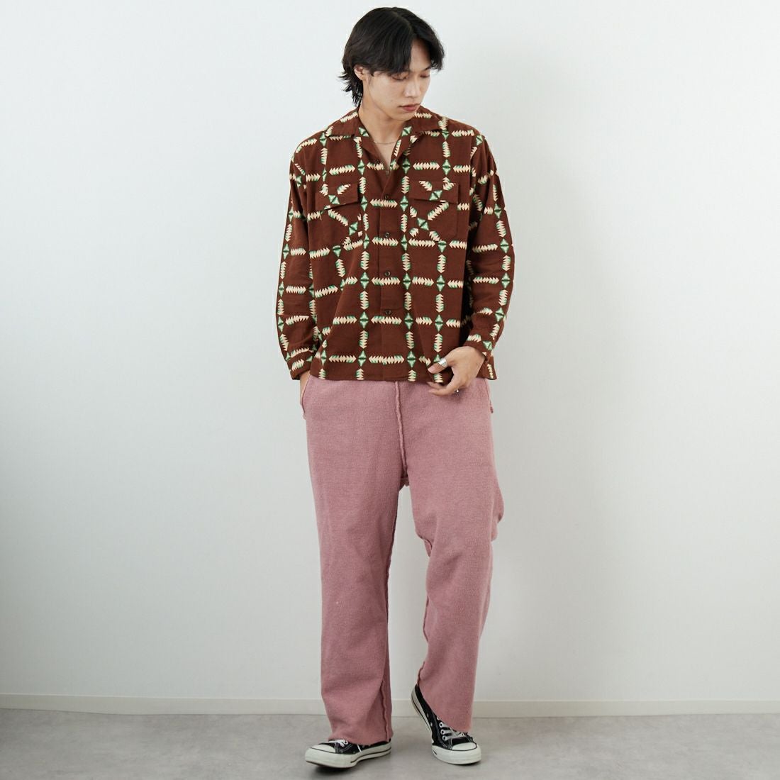 BOW WOW [バウワウ] ナバホプリントフランネルシャツ [BW252-NPFS] BROWN &&モデル身長：179cm 着用サイズ：M&&