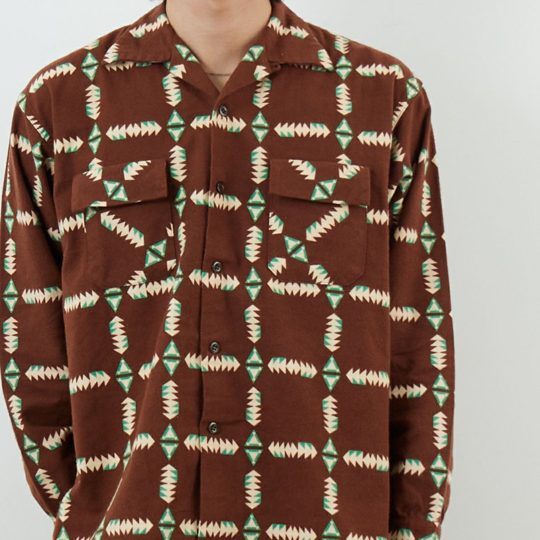 BOW WOW [バウワウ] ナバホプリントフランネルシャツ [BW252-NPFS] BROWN &&モデル身長：179cm 着用サイズ：M&&