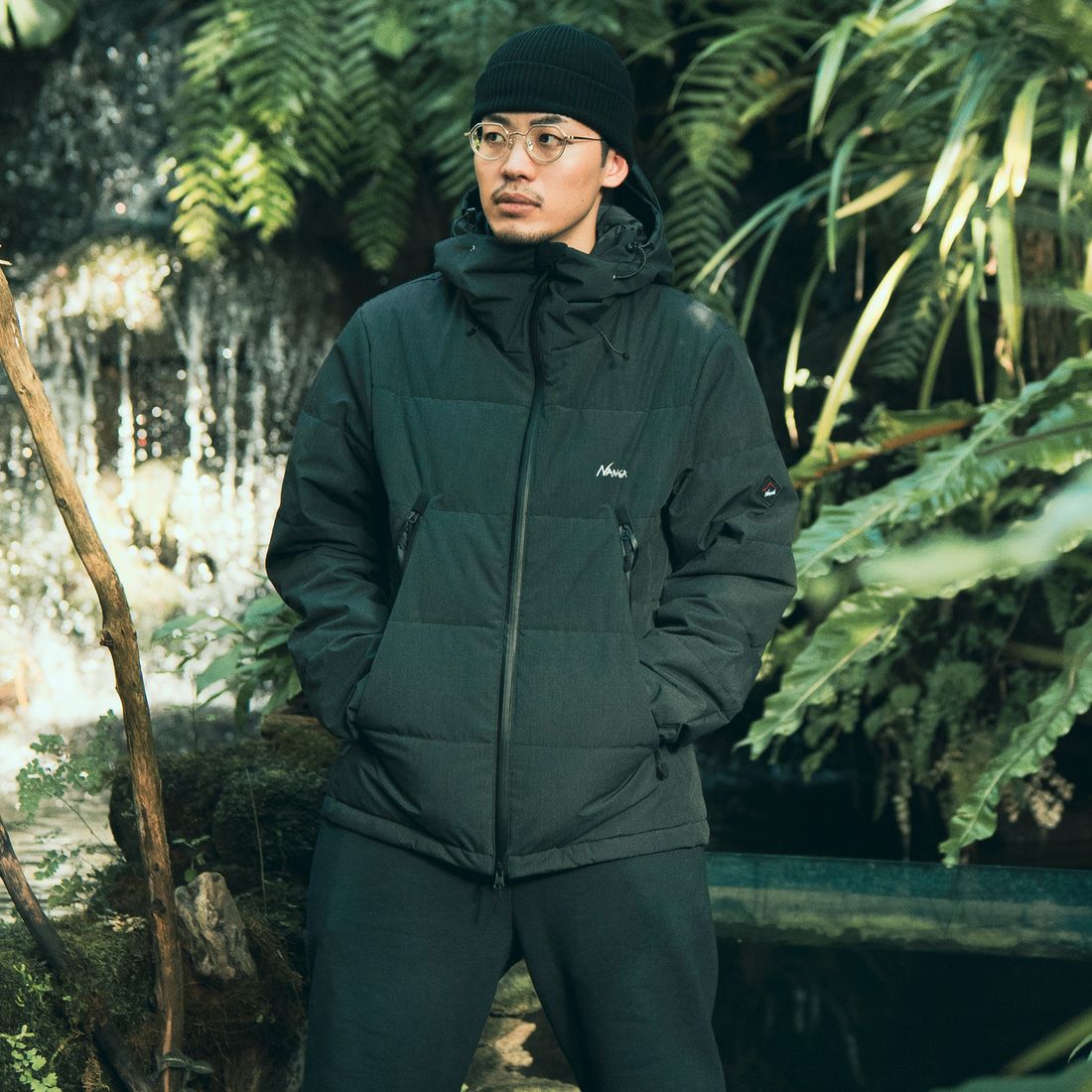 JEANSFACTORY × NANGA [ジーンズファクトリー × ナンガ] 別注 HINOC 難燃タフタダウンジャケット [JMP-254-031-JF] BLACK &&モデル身長：168cm 着用サイズ：L&&