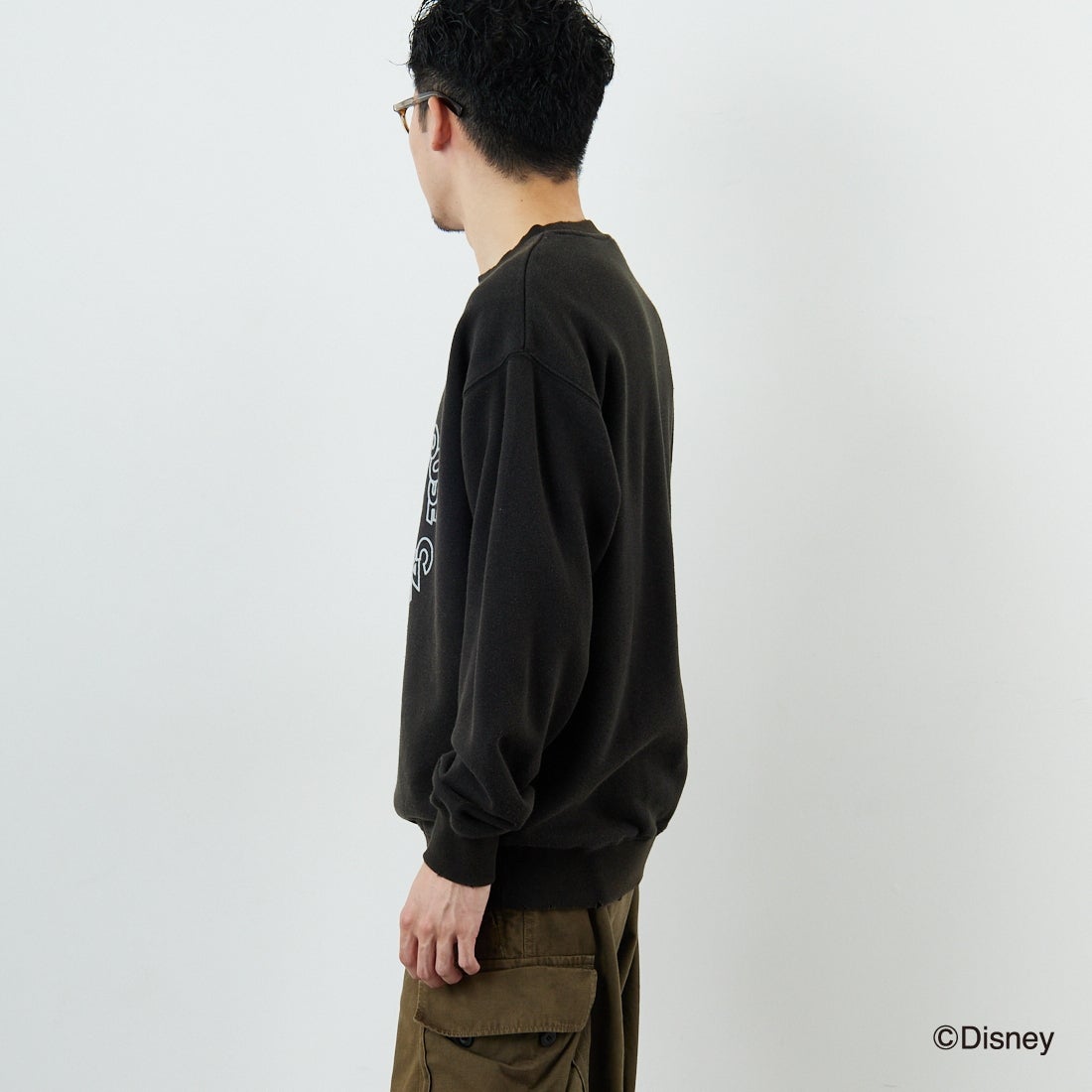 Jeans Factory Clothes [ジーンズファクトリークローズ] キャラダメージスウェット / MICKEY MOUSE [JFC-254-095] MICKEY &&モデル身長：168cm 着用サイズ：M&&