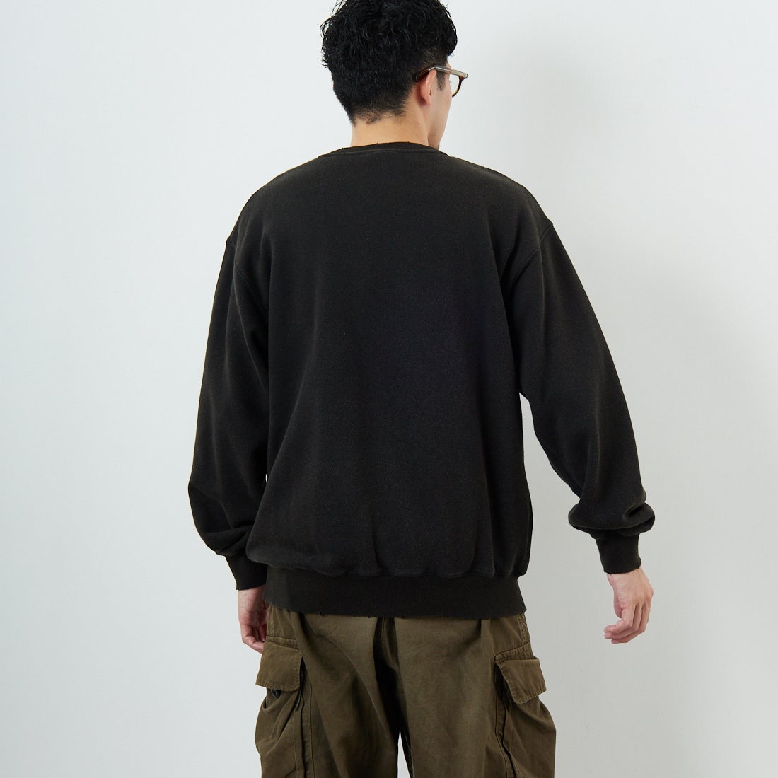 Jeans Factory Clothes [ジーンズファクトリークローズ] キャラダメージスウェット / MICKEY MOUSE [JFC-254-095] MICKEY &&モデル身長：168cm 着用サイズ：M&&