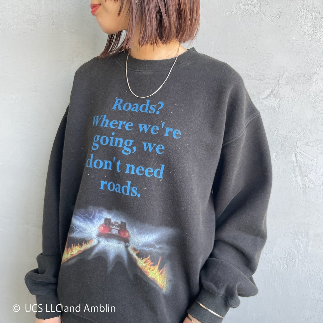 Jeans Factory Clothes [ジーンズファクトリークローズ] ムービーダメージスウェット / BACK TO THE FUTURE [JFC-254-092] BTTF &&モデル身長：158cm 着用サイズ：S&&