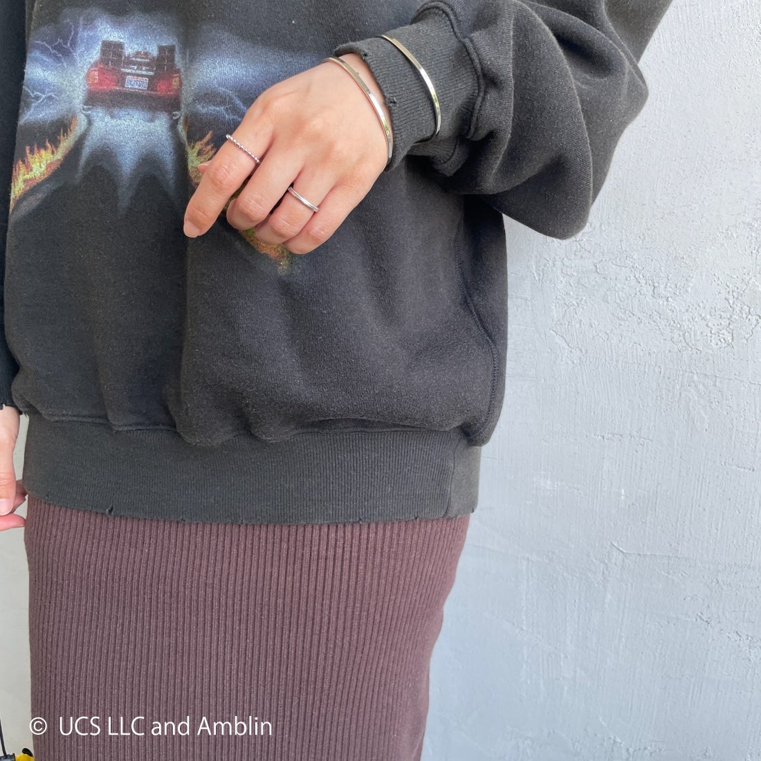 Jeans Factory Clothes [ジーンズファクトリークローズ] ムービーダメージスウェット / BACK TO THE FUTURE [JFC-254-092] BTTF &&モデル身長：158cm 着用サイズ：S&&