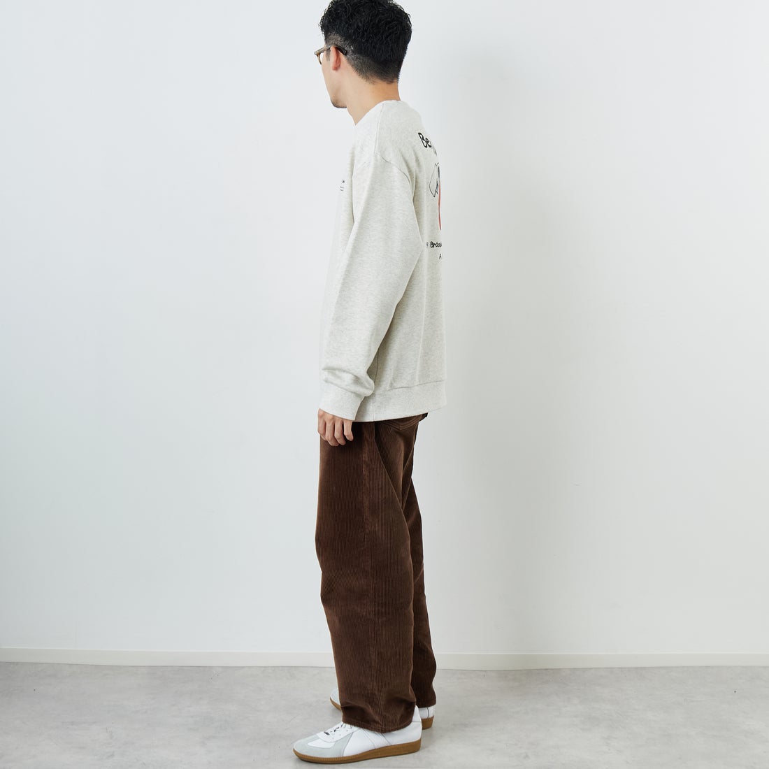 Ben Lenovitz [ベン レノビッツ] 別注 ドッグバックプリントスウェット [BL25F-001IN-JF] OATMEAL &&モデル身長：168cm 着用サイズ：L&&