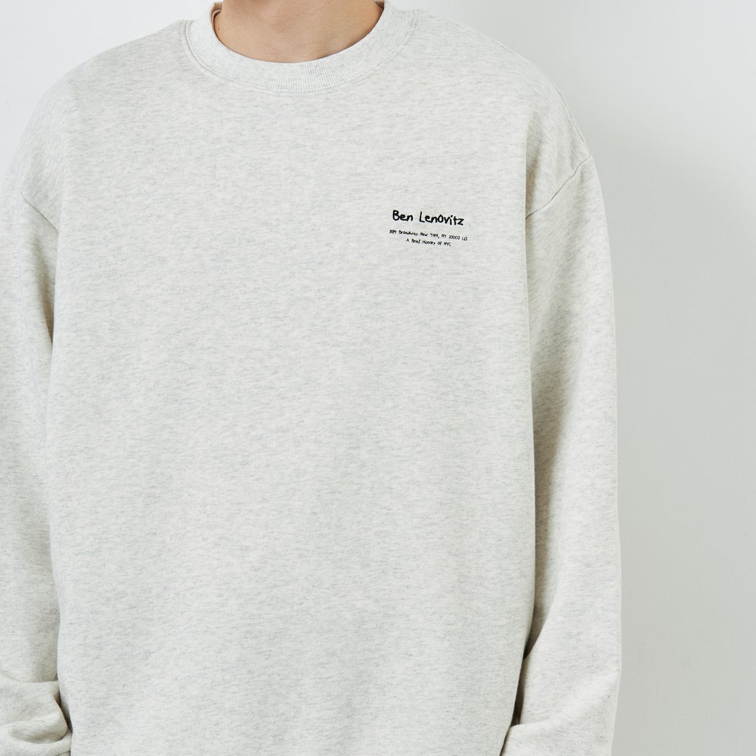 Ben Lenovitz [ベン レノビッツ] 別注 ドッグバックプリントスウェット [BL25F-001IN-JF] OATMEAL &&モデル身長：168cm 着用サイズ：L&&