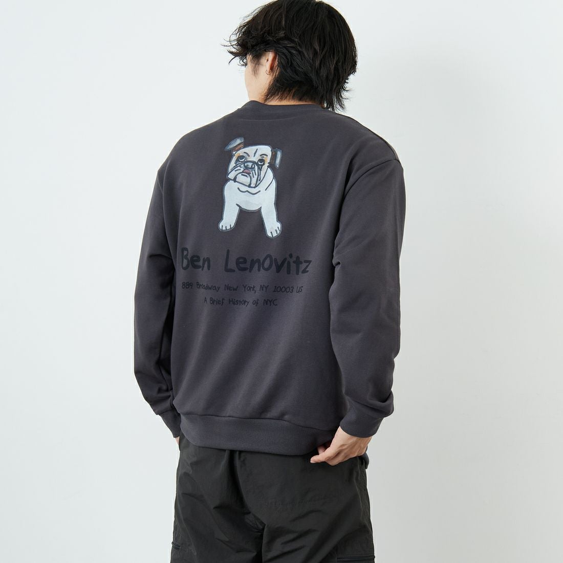 Ben Lenovitz [ベン レノビッツ] 別注 ドッグバックプリントスウェット [BL25F-003IN-JF] CHARCOAL &&モデル身長：179cm 着用サイズ：L&&