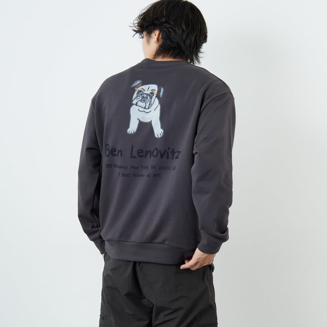 Ben Lenovitz [ベン レノビッツ] 別注 ドッグバックプリントスウェット [BL25F-003IN-JF] CHARCOAL &&モデル身長：179cm 着用サイズ：L&&