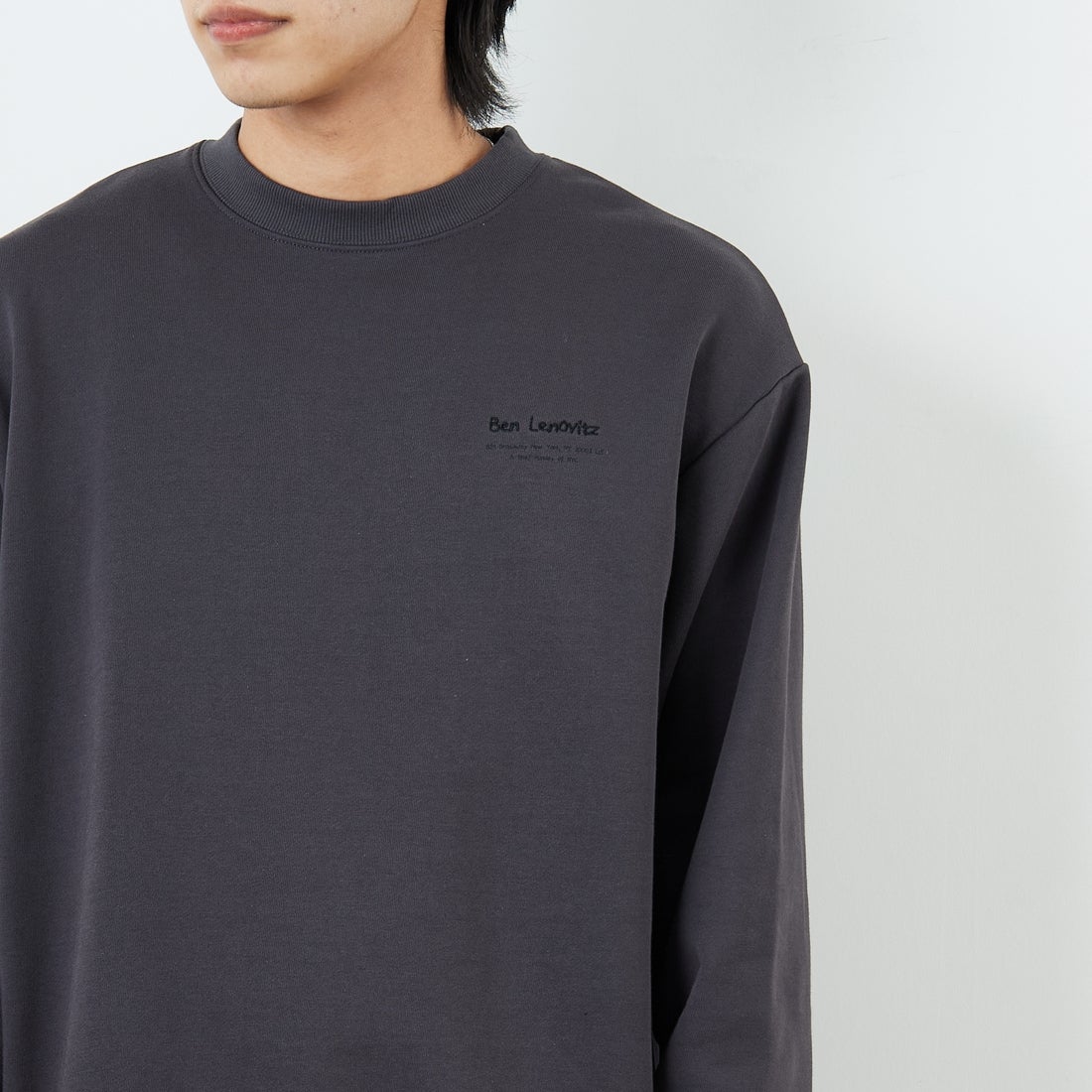 Ben Lenovitz [ベン レノビッツ] 別注 ドッグバックプリントスウェット [BL25F-003IN-JF] CHARCOAL &&モデル身長：179cm 着用サイズ：L&&