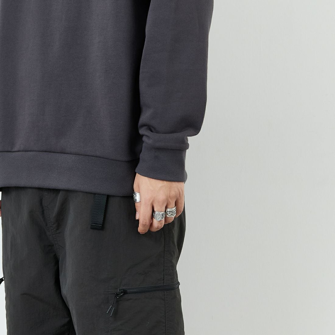 Ben Lenovitz [ベン レノビッツ] 別注 ドッグバックプリントスウェット [BL25F-003IN-JF] CHARCOAL &&モデル身長：179cm 着用サイズ：L&&