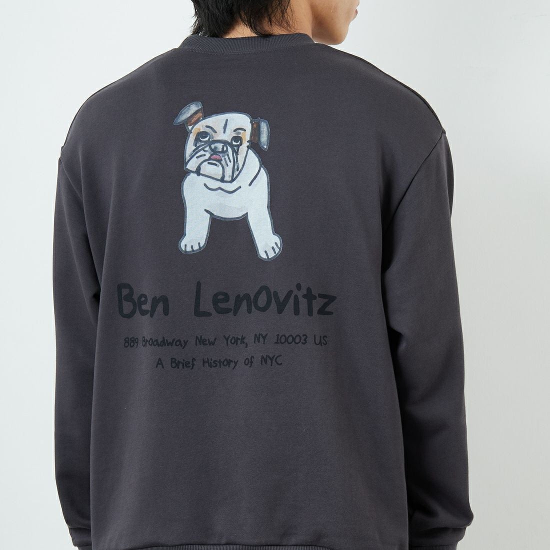 Ben Lenovitz [ベン レノビッツ] 別注 ドッグバックプリントスウェット [BL25F-003IN-JF] CHARCOAL &&モデル身長：179cm 着用サイズ：L&&