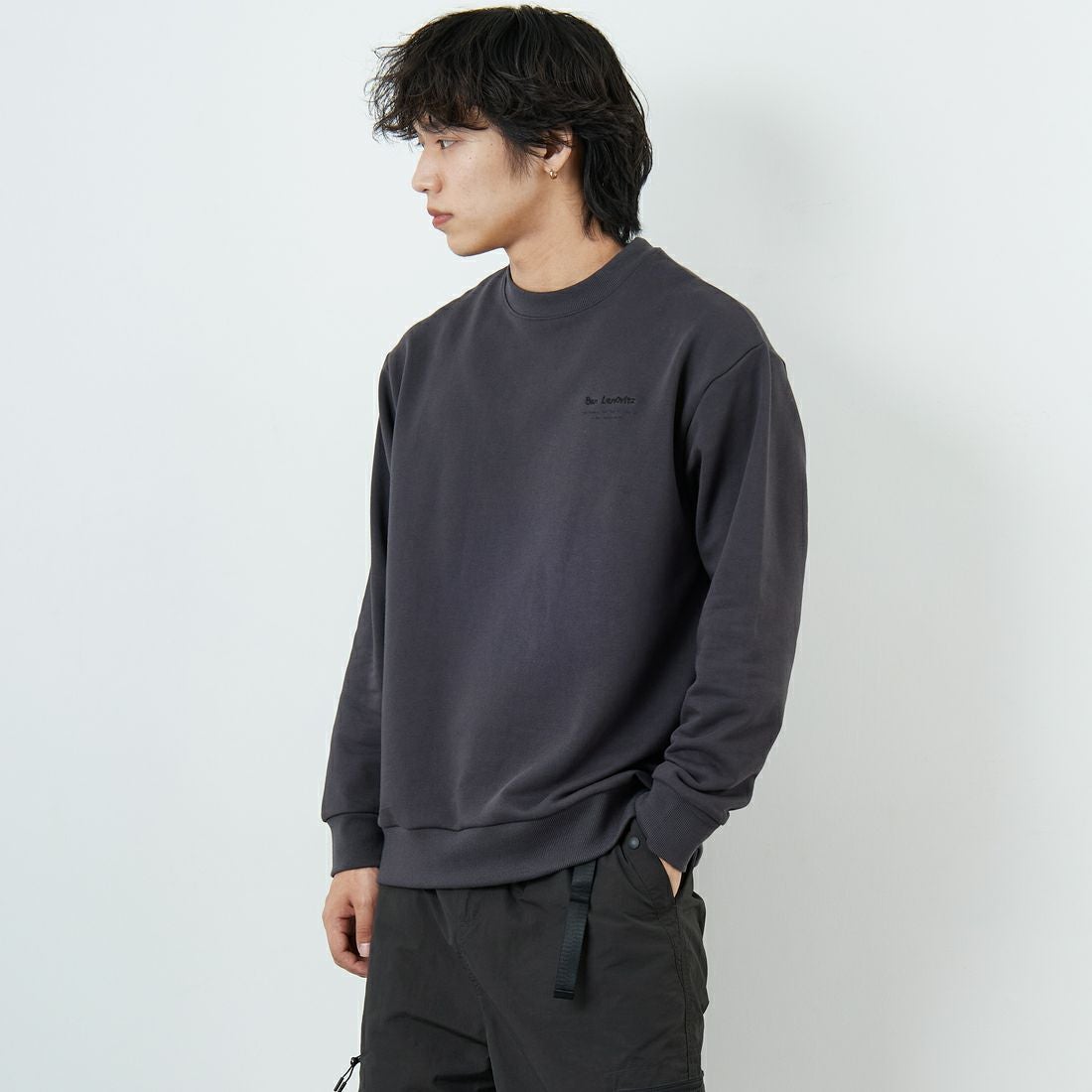 Ben Lenovitz [ベン レノビッツ] 別注 ドッグバックプリントスウェット [BL25F-003IN-JF] CHARCOAL &&モデル身長：179cm 着用サイズ：M&&