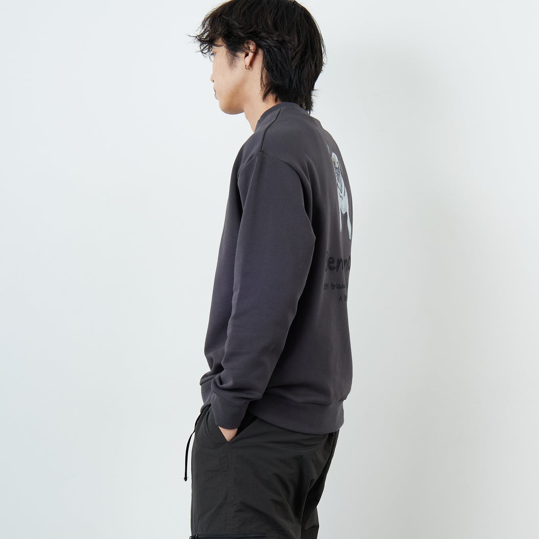 Ben Lenovitz [ベン レノビッツ] 別注 ドッグバックプリントスウェット [BL25F-003IN-JF] CHARCOAL &&モデル身長：179cm 着用サイズ：M&&