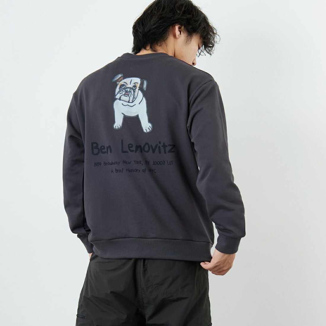Ben Lenovitz [ベン レノビッツ] 別注 ドッグバックプリントスウェット [BL25F-003IN-JF] CHARCOAL &&モデル身長：179cm 着用サイズ：M&&