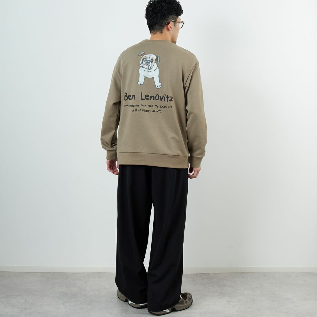 Ben Lenovitz [ベン レノビッツ] 別注 ドッグバックプリントスウェット [BL25F-003IN-JF] BEIGE &&モデル身長：168cm 着用サイズ：M&&