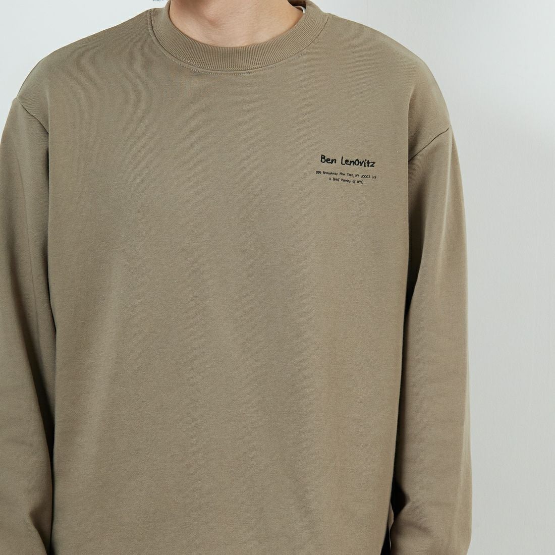 Ben Lenovitz [ベン レノビッツ] 別注 ドッグバックプリントスウェット [BL25F-003IN-JF] BEIGE &&モデル身長：168cm 着用サイズ：M&&