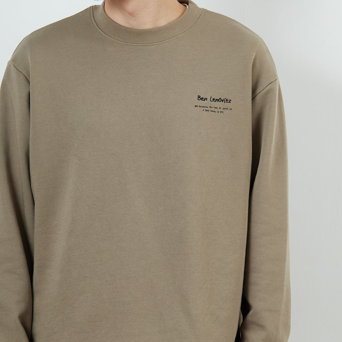 Ben Lenovitz [ベン レノビッツ] 別注 ドッグバックプリントスウェット [BL25F-003IN-JF] BEIGE &&モデル身長：168cm 着用サイズ：M&&