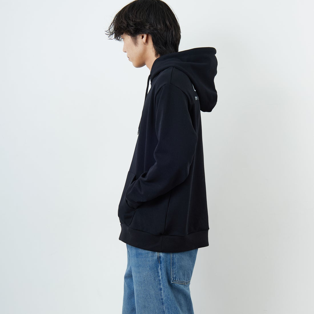 Ben Lenovitz [ベン レノビッツ] 別注 ドッグバックプリントスウェットパーカー [BL25F-004IN-JF] BLACK &&モデル身長：179cm 着用サイズ：L&&