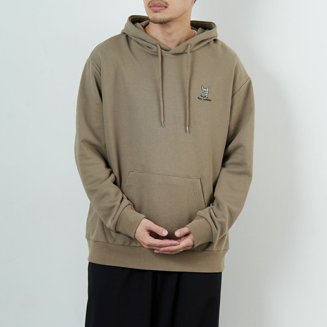 Ben Lenovitz [ベン レノビッツ] 別注 ドッグバックプリントスウェットパーカー [BL25F-004IN-JF] BEIGE &&モデル身長：168cm 着用サイズ：M&&