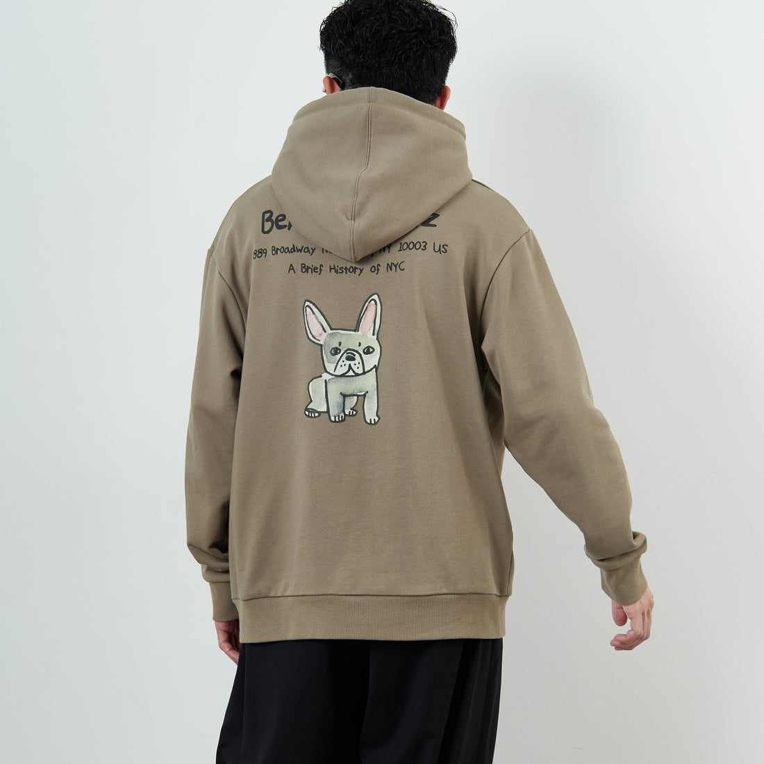 Ben Lenovitz [ベン レノビッツ] 別注 ドッグバックプリントスウェットパーカー [BL25F-004IN-JF] BEIGE &&モデル身長：168cm 着用サイズ：M&&