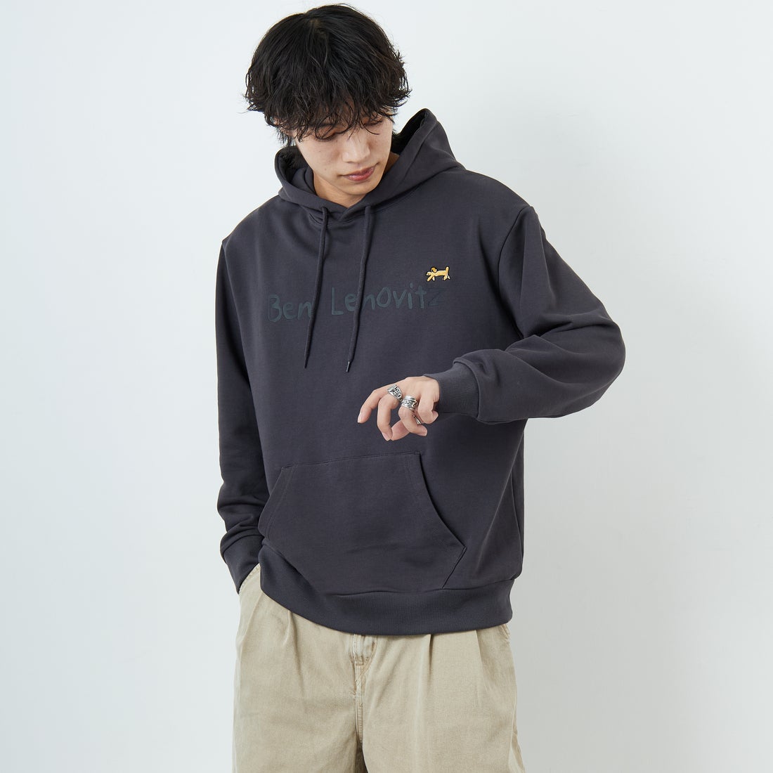Ben Lenovitz [ベン レノビッツ] 別注 ドッグプリントスウェットパーカー [BL25F-005IN-JF] CHARCOAL &&モデル身長：179cm 着用サイズ：L&&