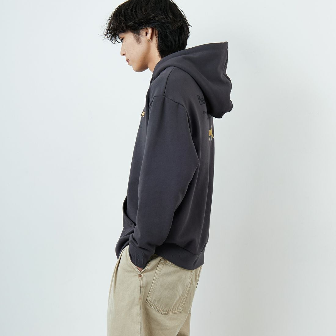 Ben Lenovitz [ベン レノビッツ] 別注 ドッグプリントスウェットパーカー [BL25F-005IN-JF] CHARCOAL &&モデル身長：179cm 着用サイズ：L&&