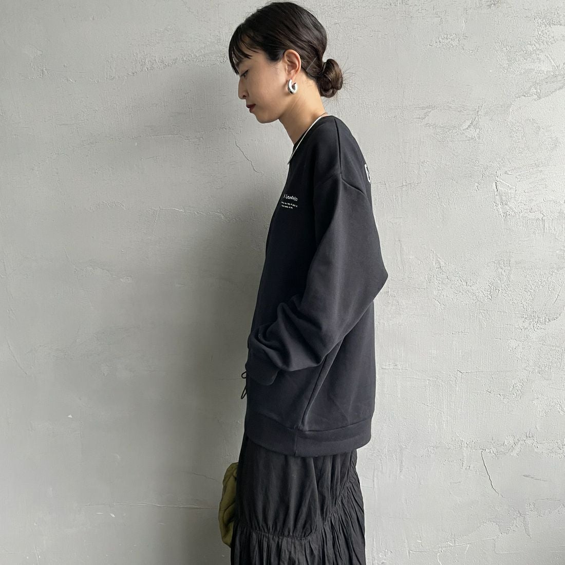 Ben Lenovitz [ベン レノビッツ] 別注 ドッグバックプリントスウェット [BL25F-001IN-JF] BLACK &&モデル身長：150cm 着用サイズ：S&&