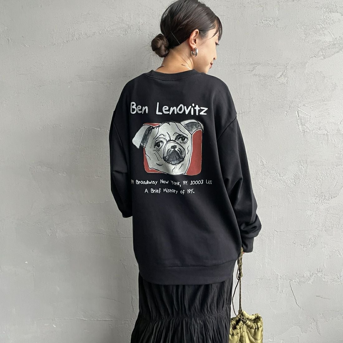 Ben Lenovitz [ベン レノビッツ] 別注 ドッグバックプリントスウェット [BL25F-001IN-JF] BLACK &&モデル身長：150cm 着用サイズ：S&&