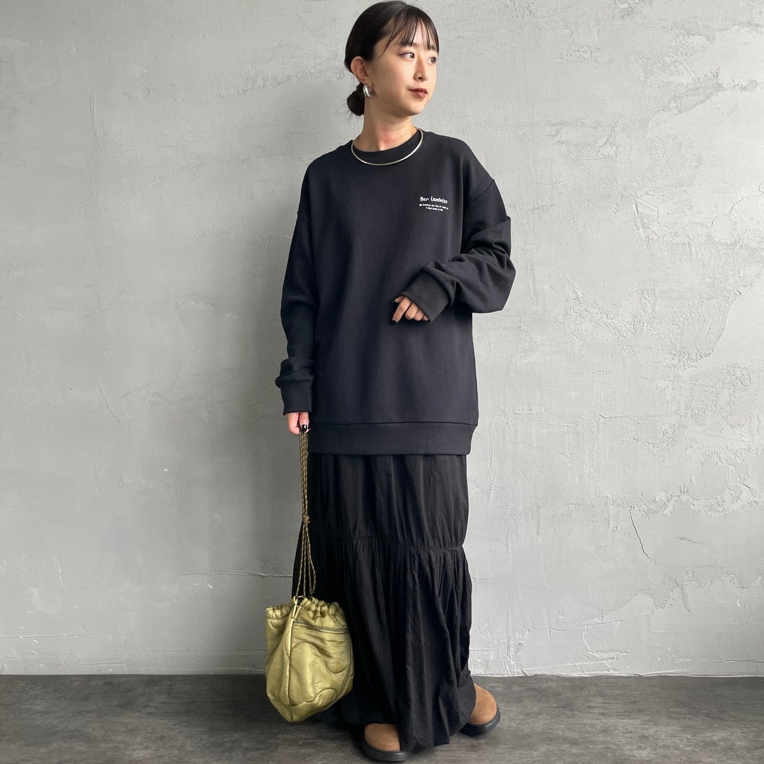 Ben Lenovitz [ベン レノビッツ] 別注 ドッグバックプリントスウェット [BL25F-001IN-JF] BLACK &&モデル身長：150cm 着用サイズ：S&&