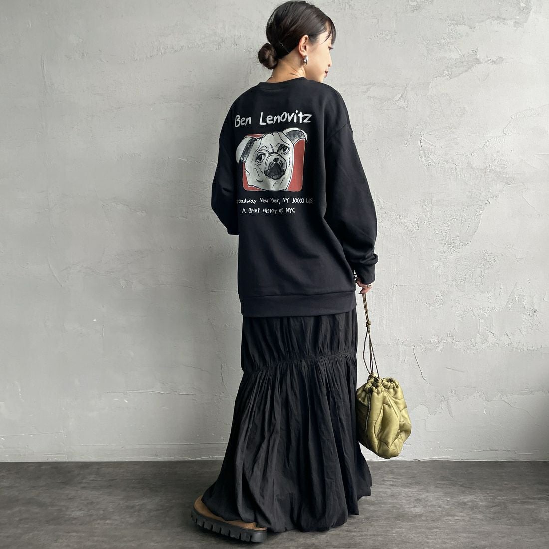 Ben Lenovitz [ベン レノビッツ] 別注 ドッグバックプリントスウェット [BL25F-001IN-JF] BLACK &&モデル身長：150cm 着用サイズ：S&&