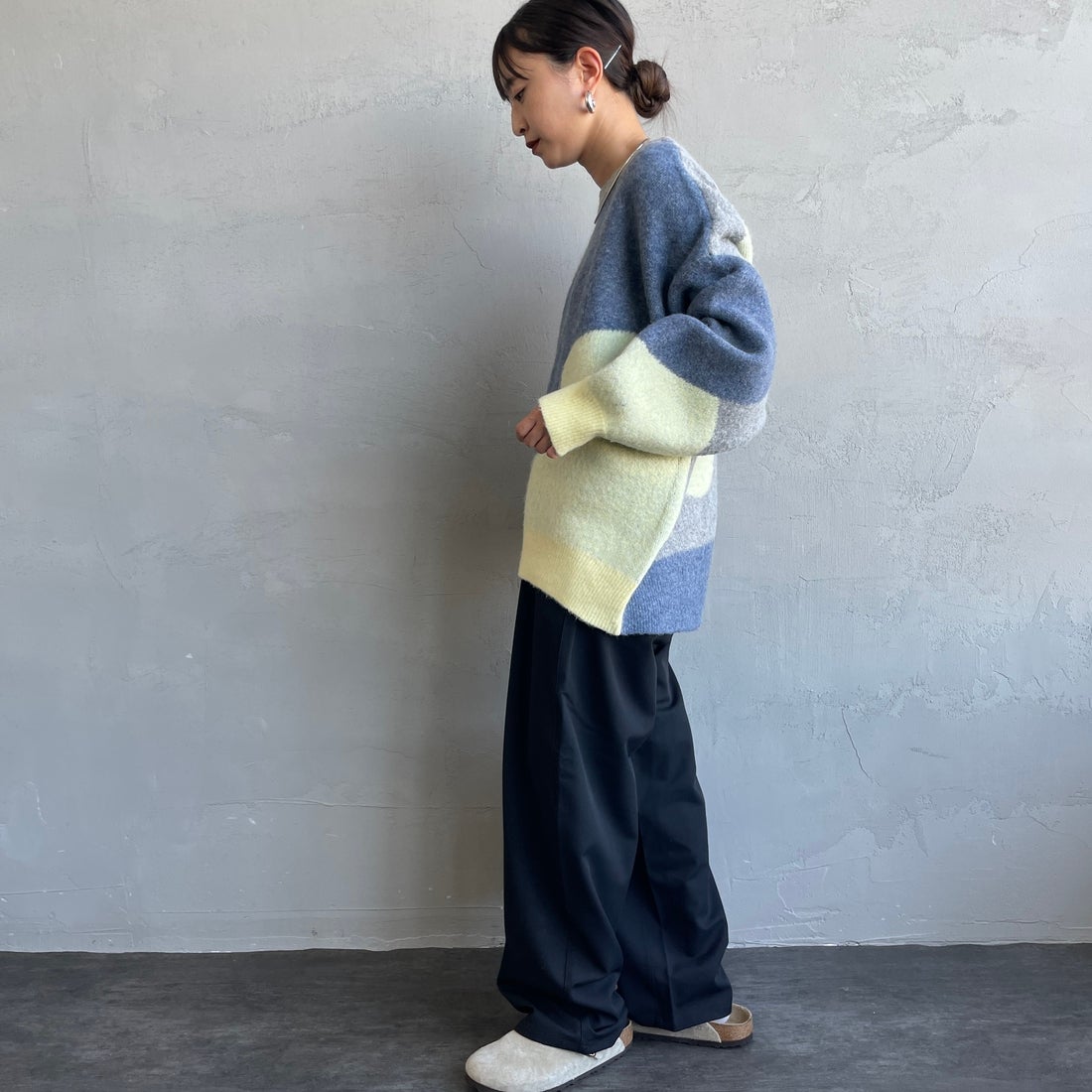 Maison de L'allure [メゾン ドゥ ラリュール] シャギージャガードニット [M25131040] 05 L.GRAY &&モデル身長：150cm 着用サイズ：F&&