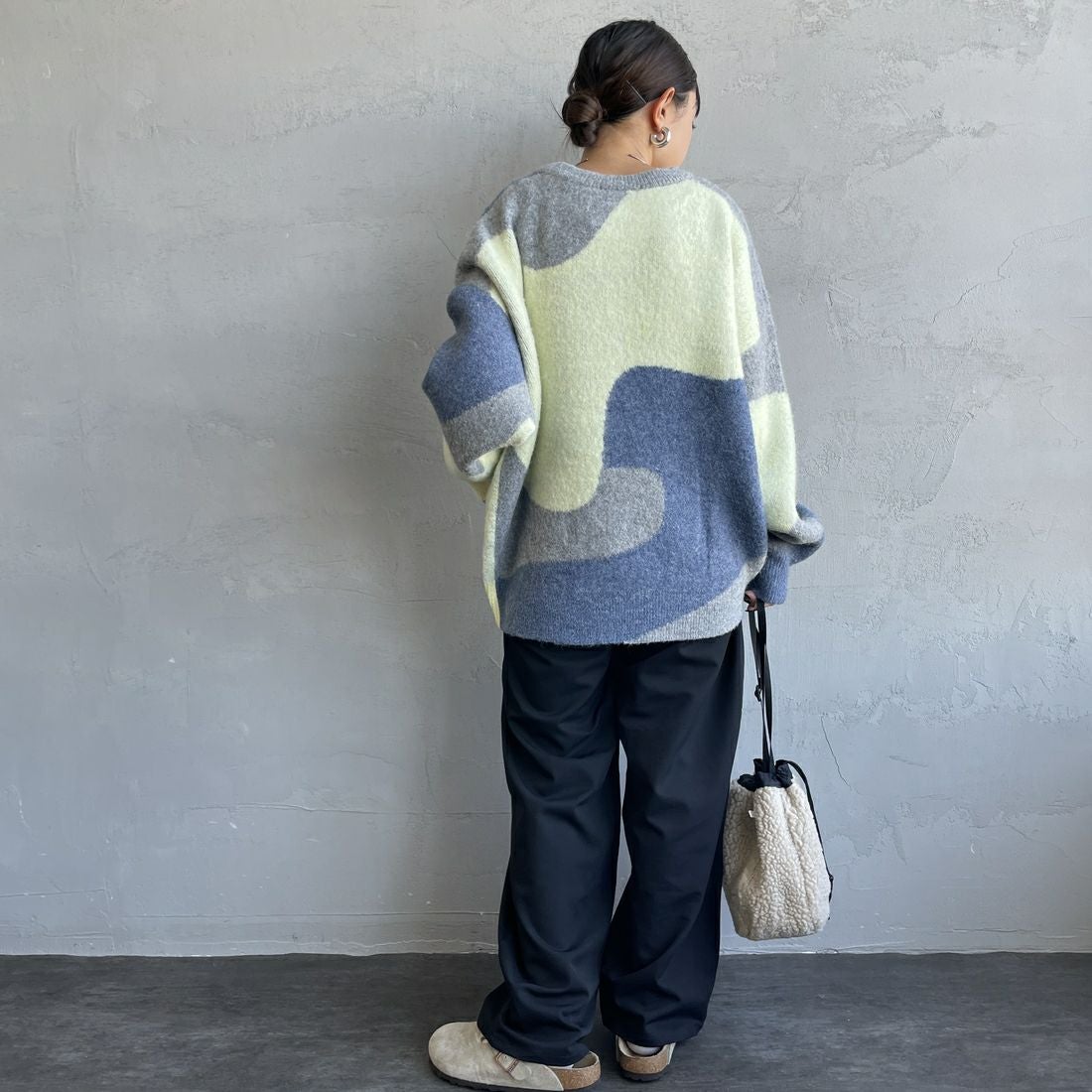 Maison de L'allure [メゾン ドゥ ラリュール] シャギージャガードニット [M25131040] 05 L.GRAY &&モデル身長：150cm 着用サイズ：F&&