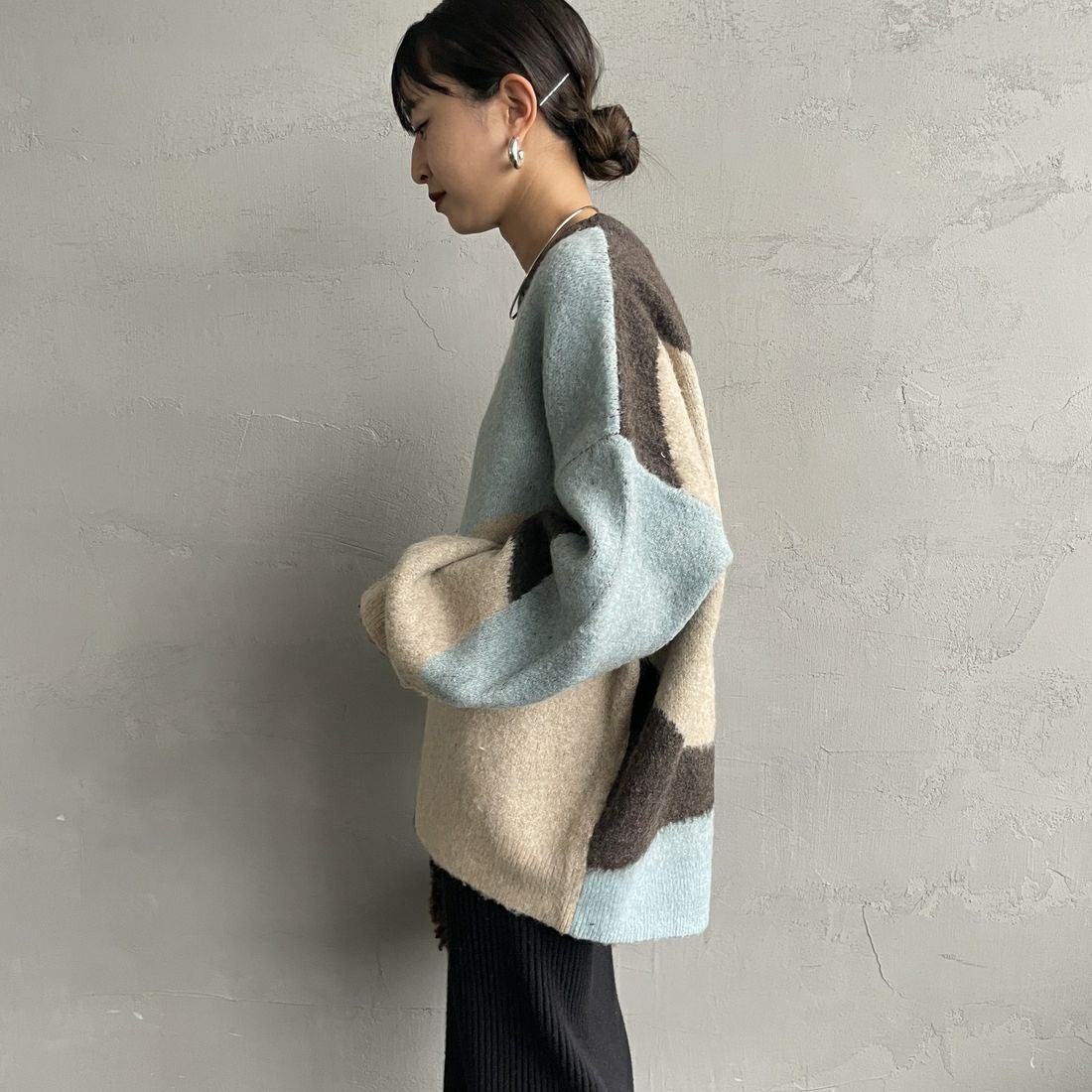 Maison de L'allure [メゾン ドゥ ラリュール] シャギージャガードニット [M25131040] 28 BROWN &&モデル身長：150cm 着用サイズ：F&&