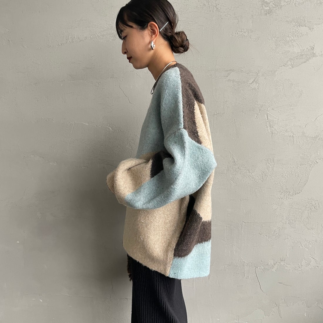 Maison de L'allure [メゾン ドゥ ラリュール] シャギージャガードニット [M25131040] 28 BROWN &&モデル身長：150cm 着用サイズ：F&&