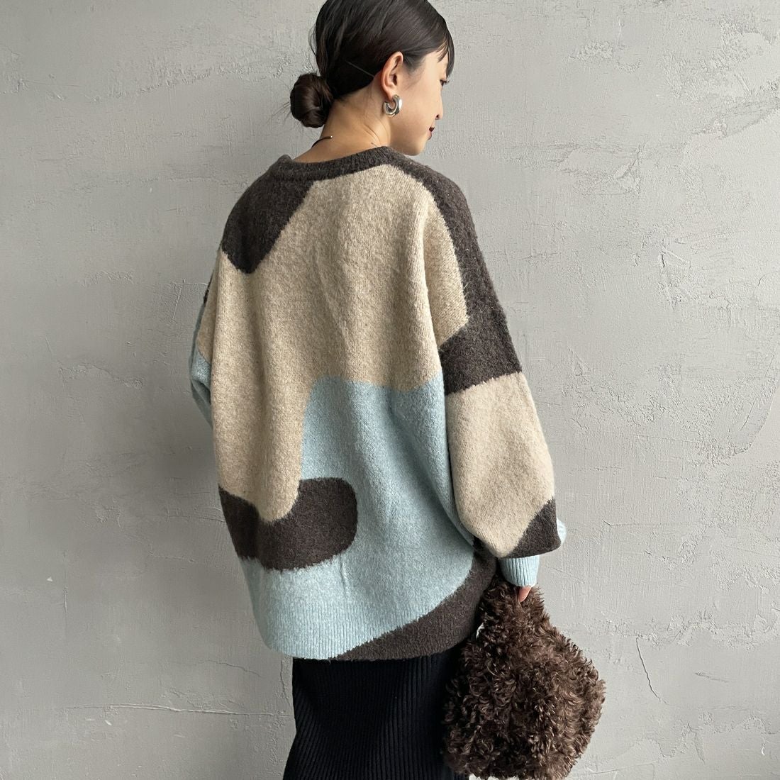 Maison de L'allure [メゾン ドゥ ラリュール] シャギージャガードニット [M25131040] 28 BROWN &&モデル身長：150cm 着用サイズ：F&&